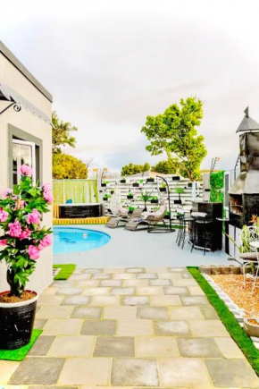 Caline VIP Luxury Jacuzzi &, Swimming Pool MEWS